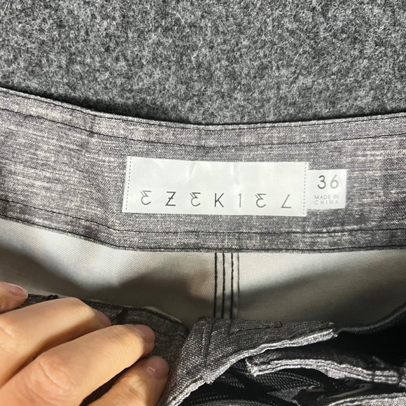 Ezekiel Mens Grey Blue Colorblock Board Shorts Swim Trunks Size 36 Cargo Pocket - Picture 2 of 8